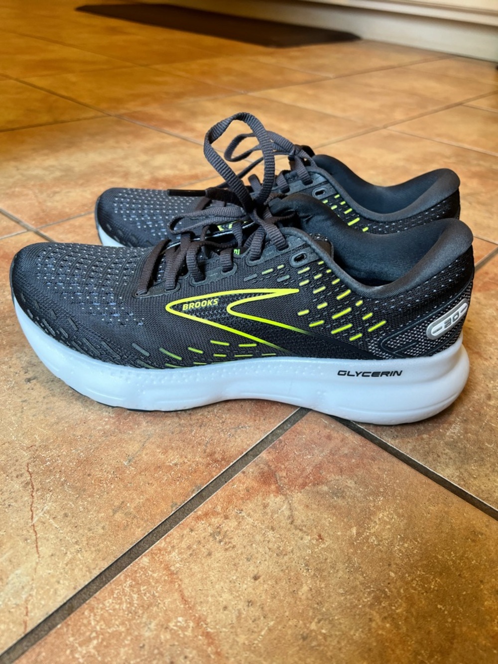 Excellent Brooke Glycerin 20 Sneakers